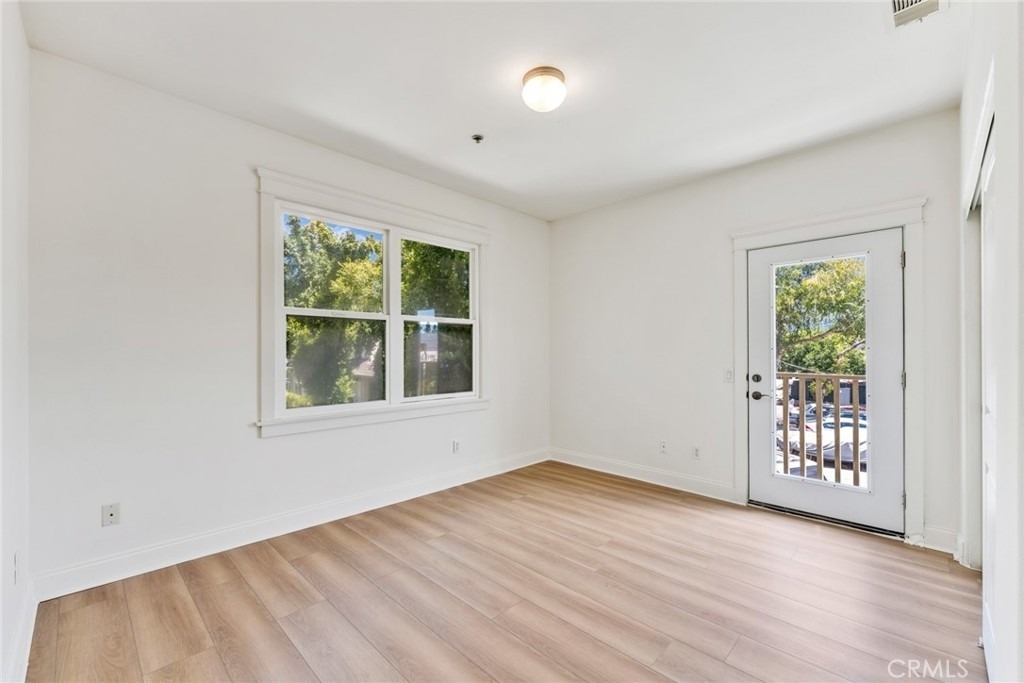 1590 Locust - Photo 22