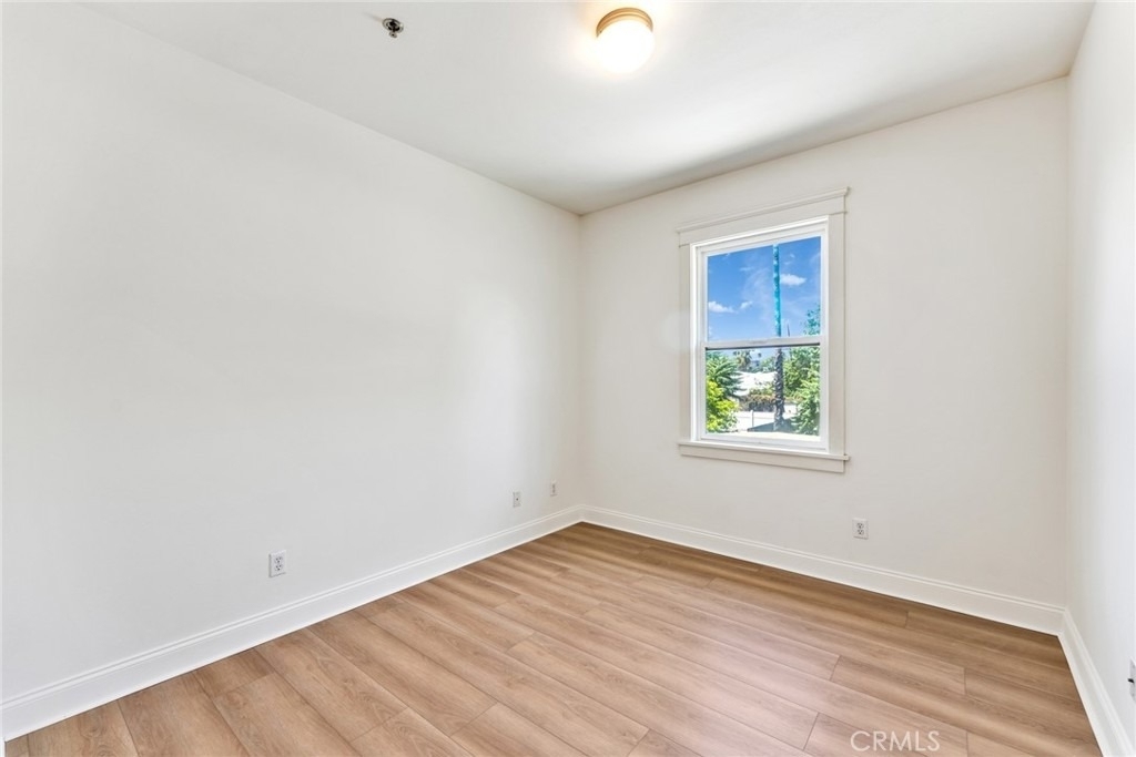 1590 Locust - Photo 17