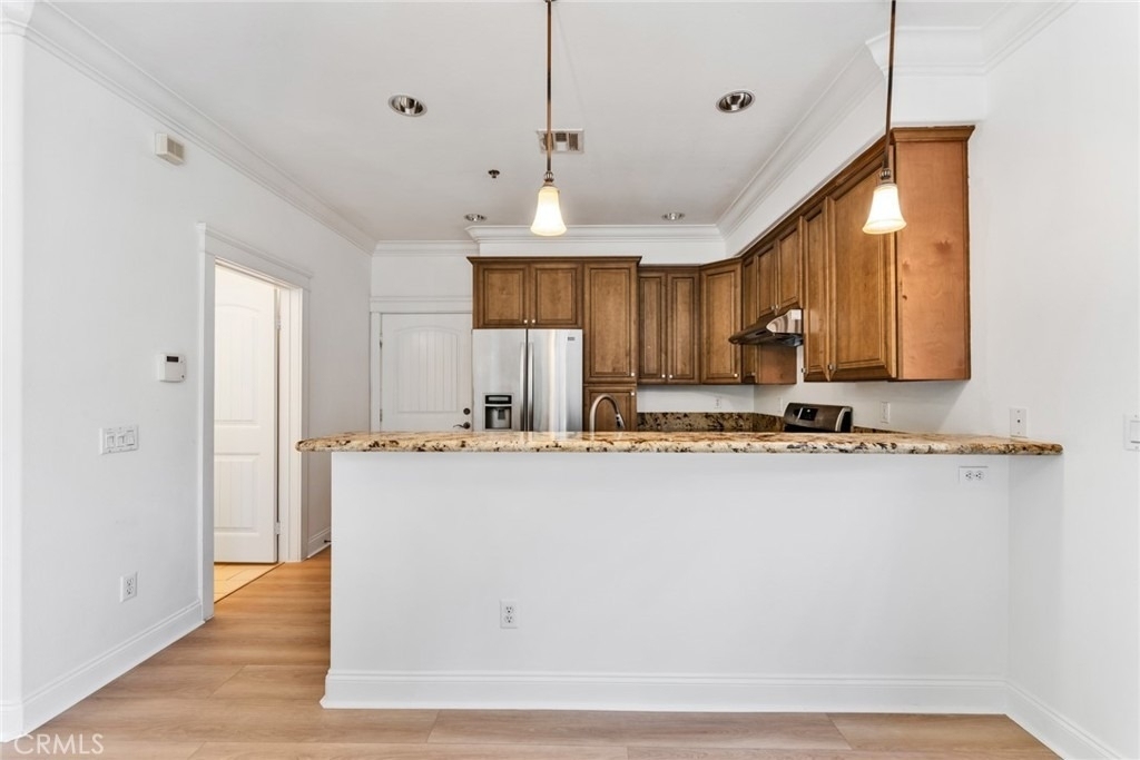 1590 Locust - Photo 8