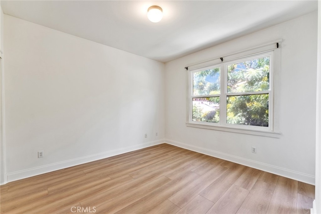 1590 Locust - Photo 14