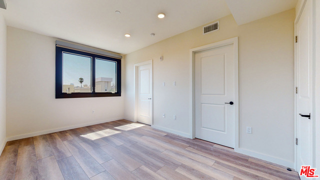 1070 S Bedford Street - Photo 16