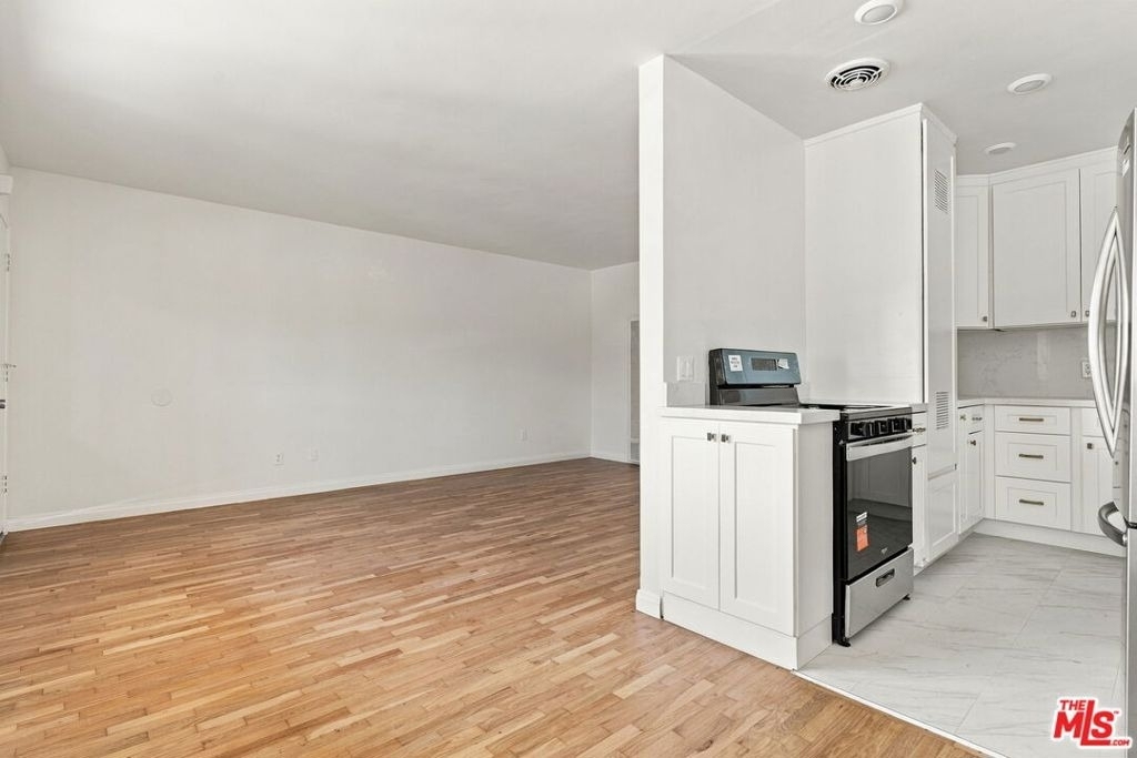 7743 W Manchester Avenue - Photo 9