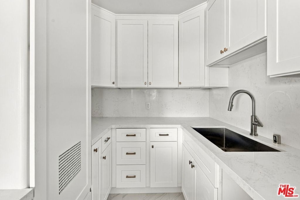 7743 W Manchester Avenue - Photo 12