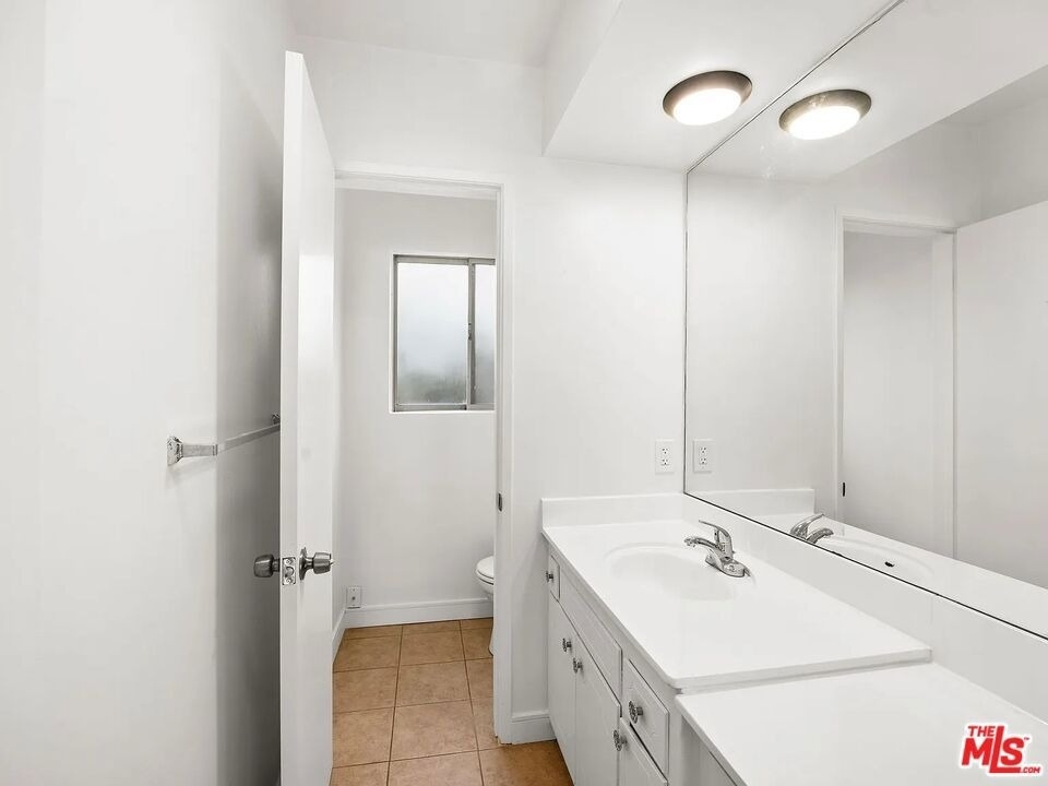 1481 Reeves Street - Photo 9