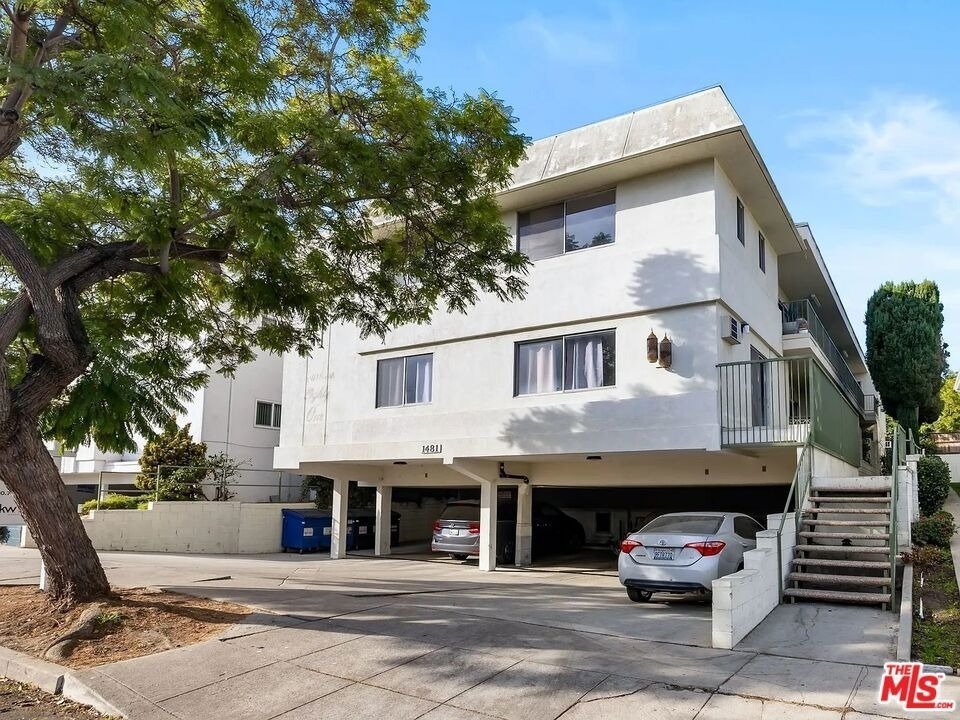 1481 Reeves Street - Photo 23