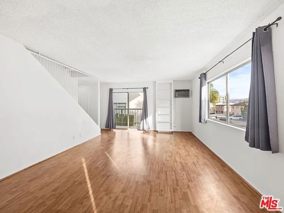 1481 Reeves Street - Photo 11