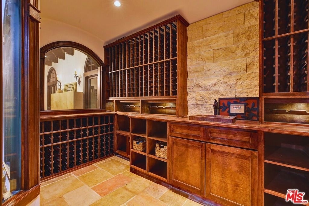 2570 Nichols Canyon Road - Photo 24