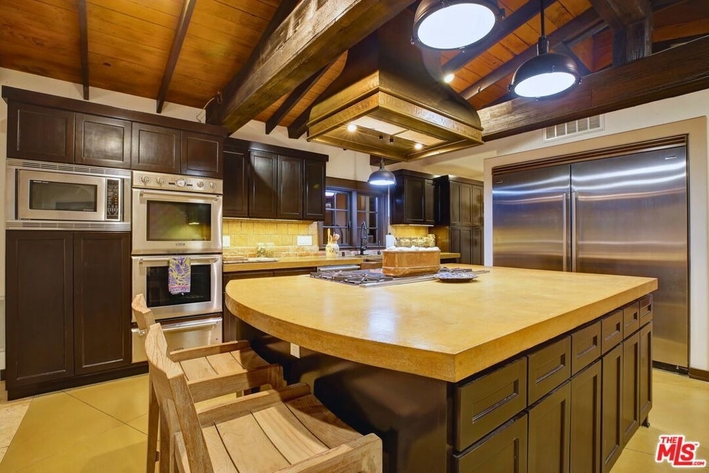2570 Nichols Canyon Road - Photo 17