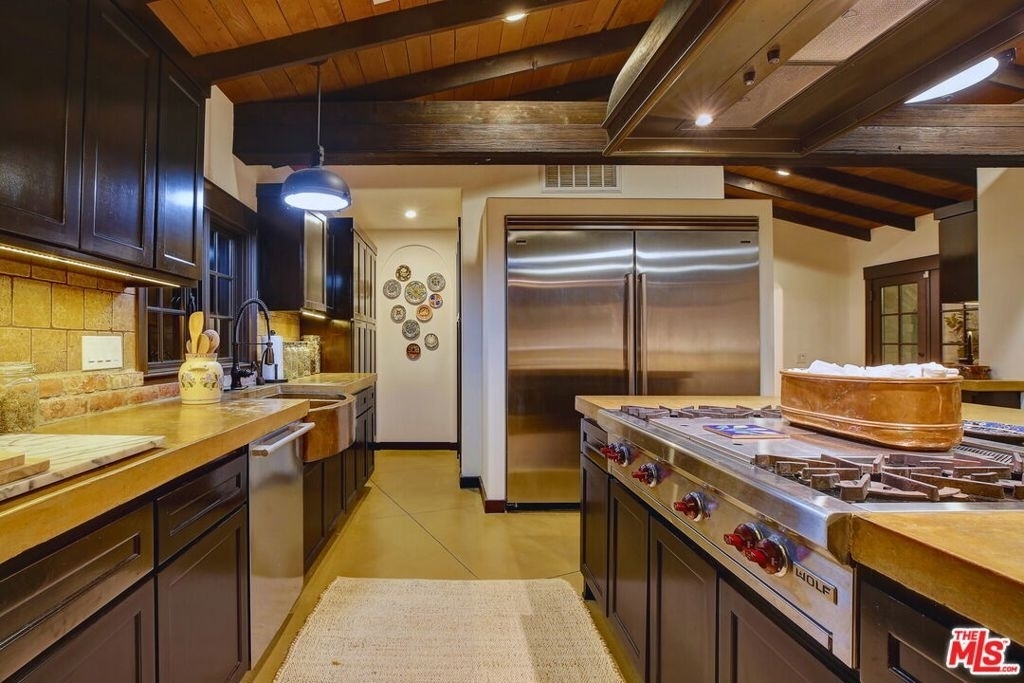 2570 Nichols Canyon Road - Photo 16