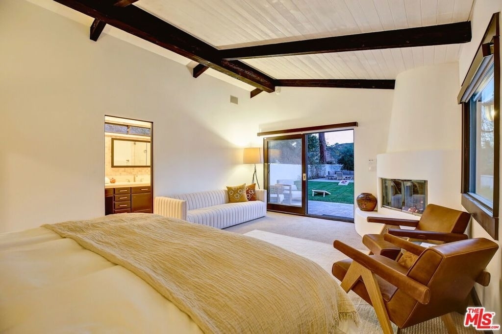 2570 Nichols Canyon Road - Photo 31