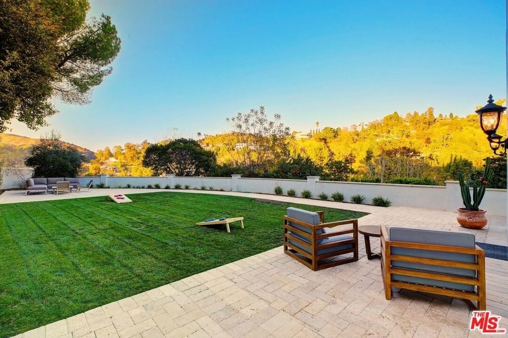 2570 Nichols Canyon Road - Photo 8