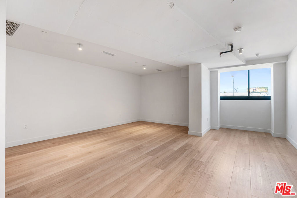 3688 Overland Avenue - Photo 4