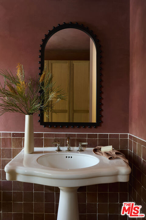 8334 Kirkwood Drive - Photo 9