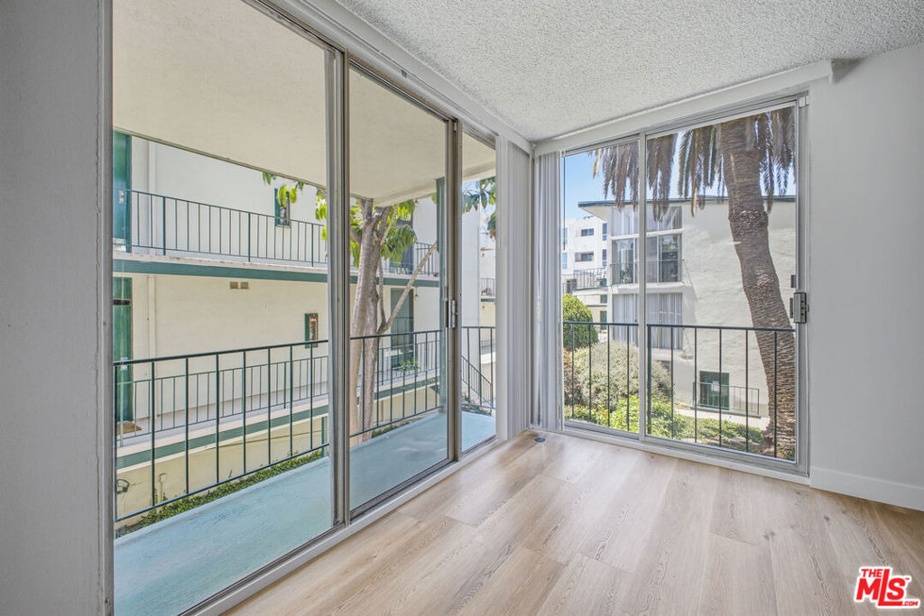 1353 S Carmelina Avenue - Photo 7