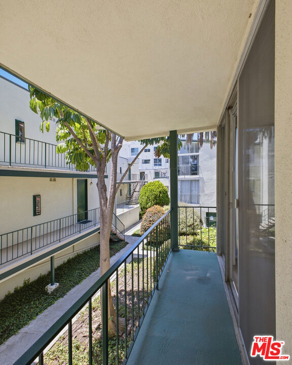 1353 S Carmelina Avenue - Photo 8
