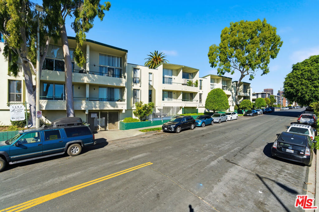 1353 S Carmelina Avenue - Photo 15