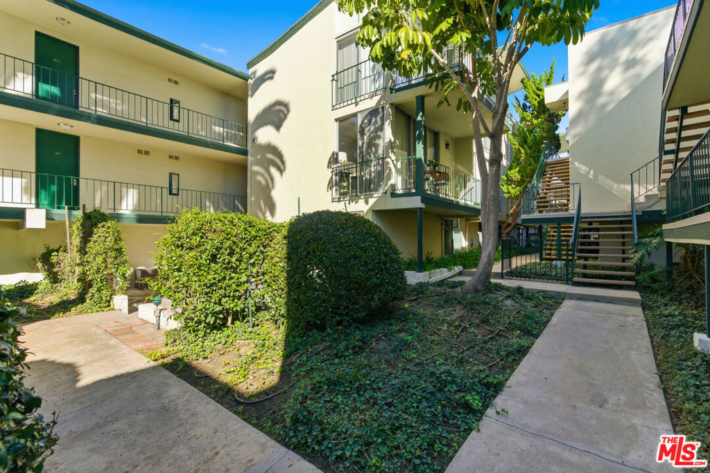1353 S Carmelina Avenue - Photo 21