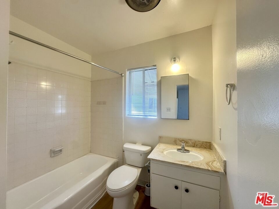 5853 Gregory Avenue - Photo 6