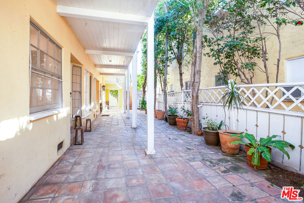 212 S Lasky Drive - Photo 1
