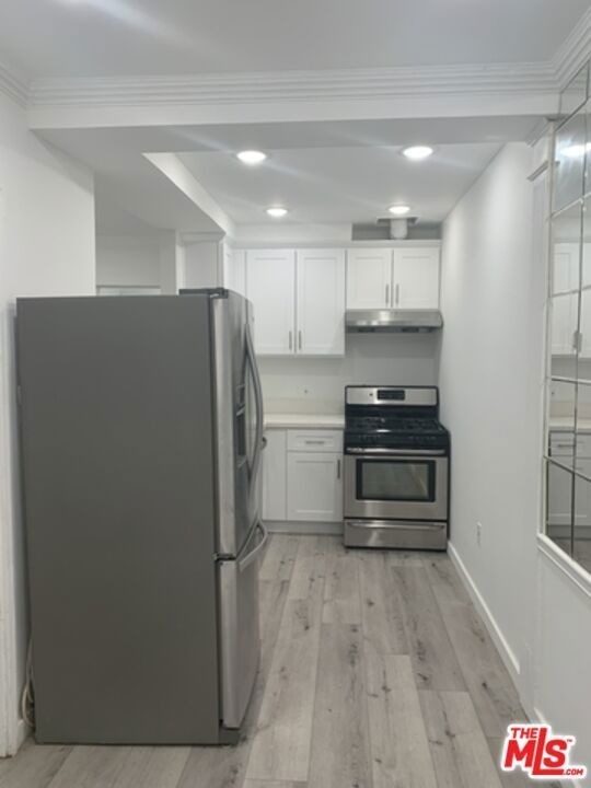 212 S Lasky Drive - Photo 3