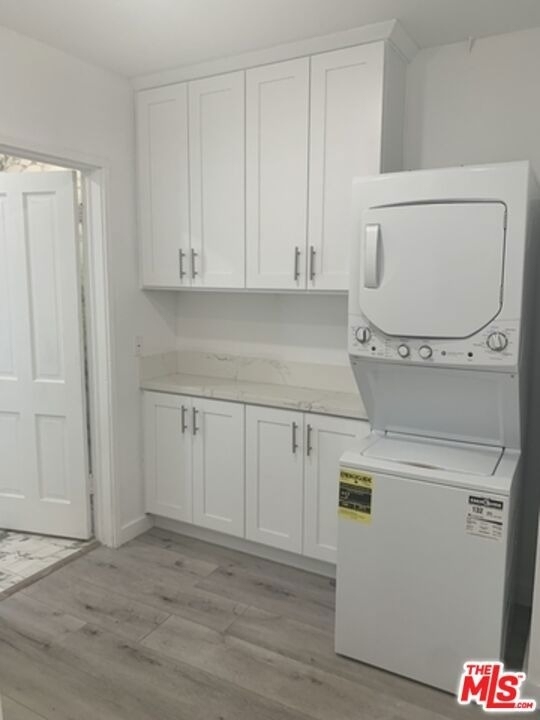 212 S Lasky Drive - Photo 9