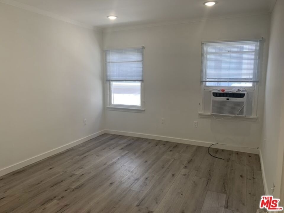 212 S Lasky Drive - Photo 7