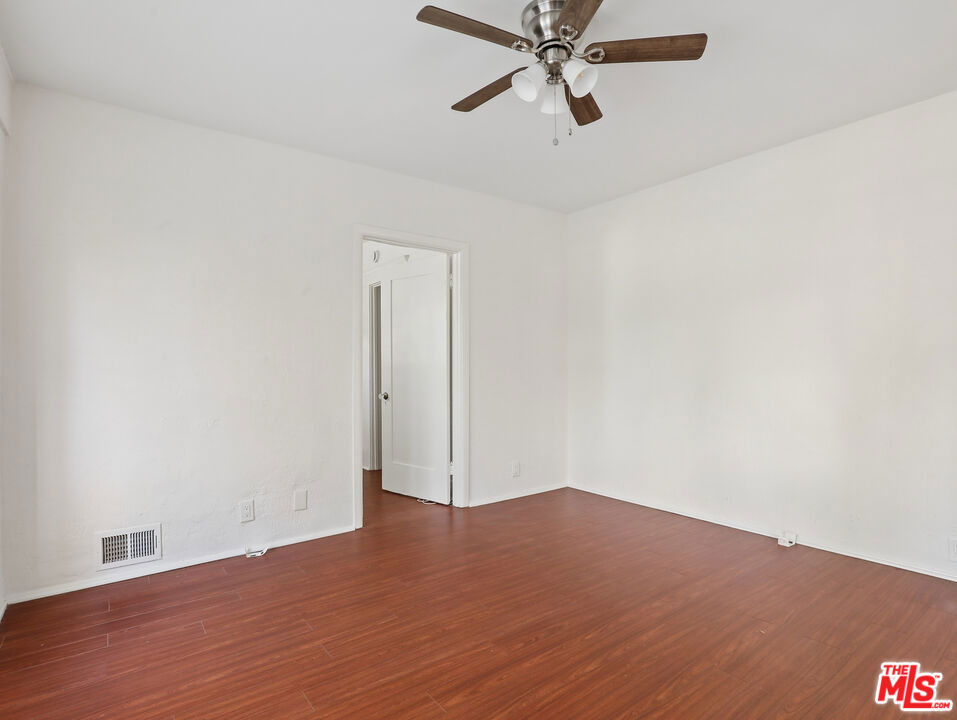 1924 N Las Palmas Avenue - Photo 15