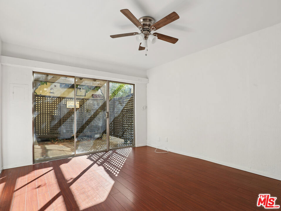 1924 N Las Palmas Avenue - Photo 4