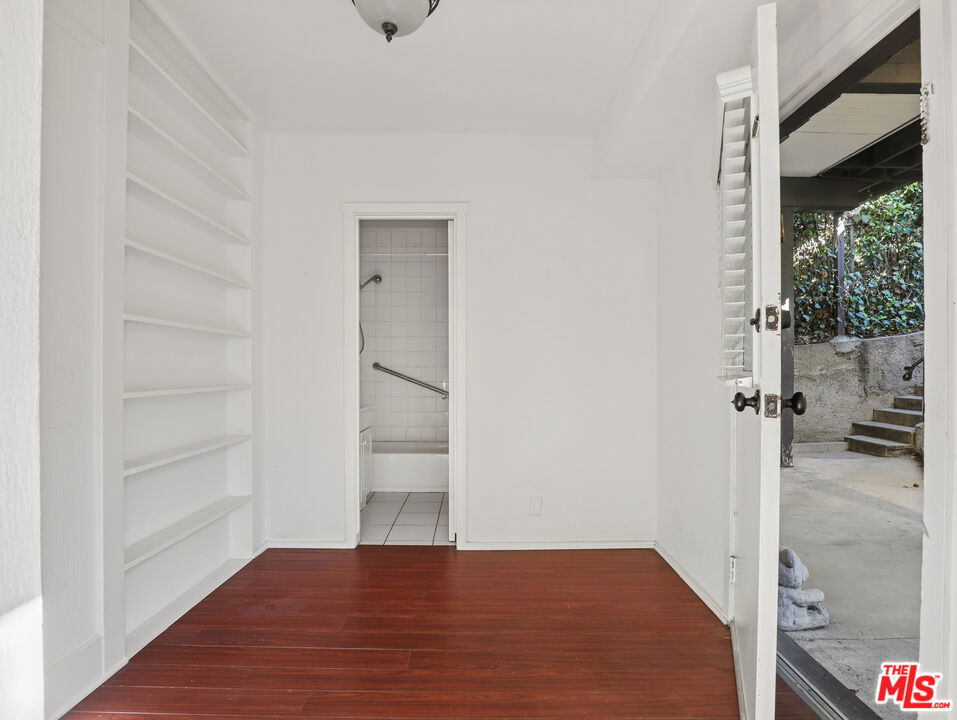 1924 N Las Palmas Avenue - Photo 18