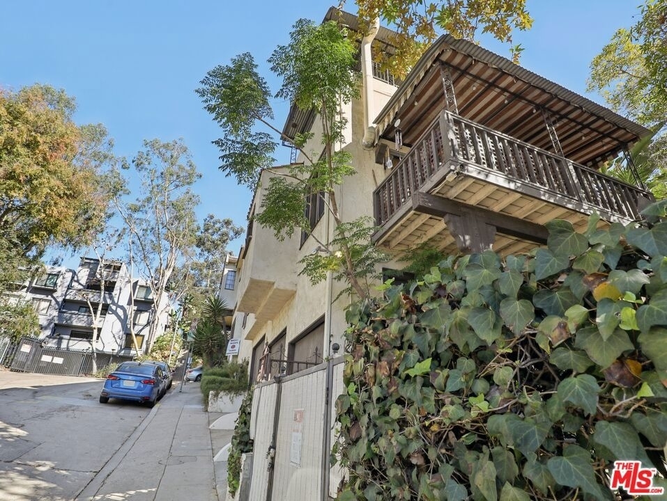 1924 N Las Palmas Avenue - Photo 23