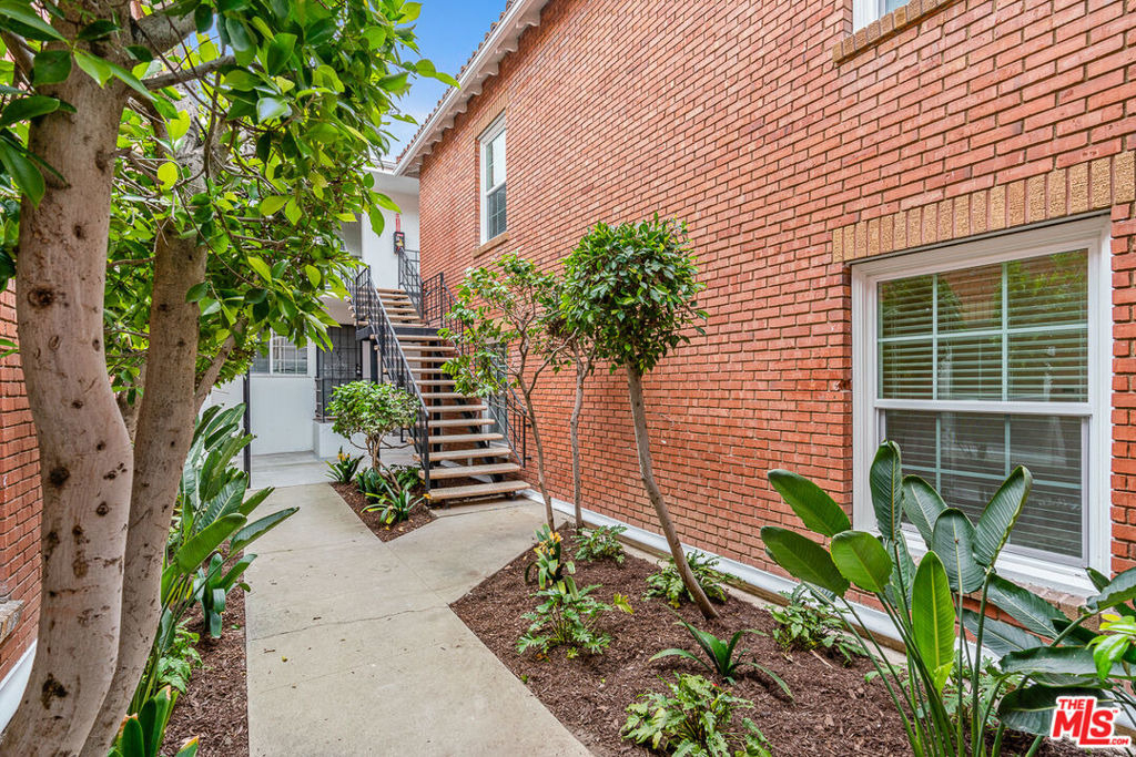 144 N Swall Drive - Photo 9