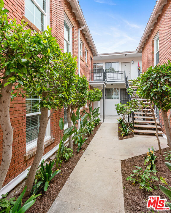 144 N Swall Drive - Photo 10