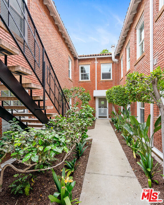 144 N Swall Drive - Photo 11