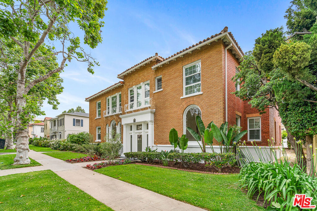 144 N Swall Drive - Photo 7