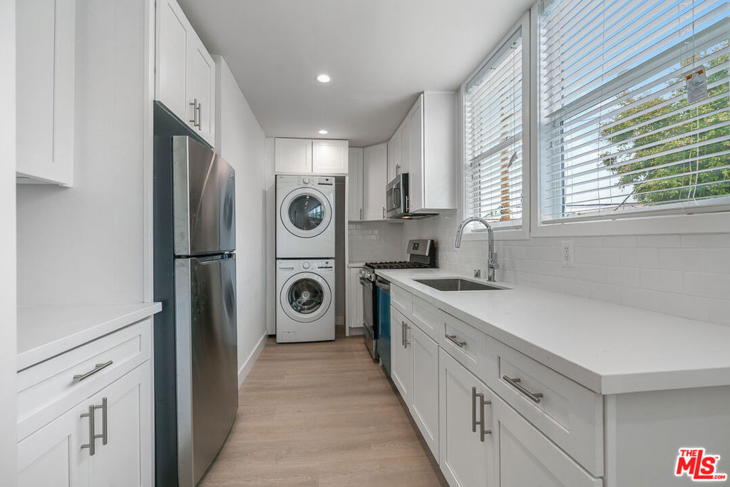 144 N Swall Drive - Photo 4