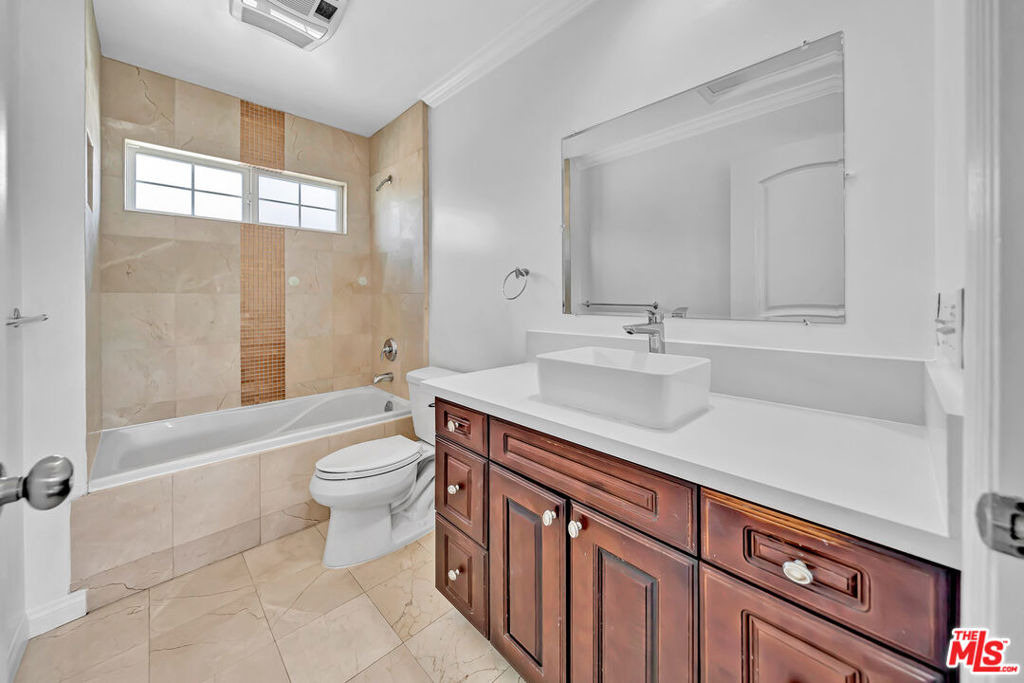 3242 Hutchison Avenue - Photo 9
