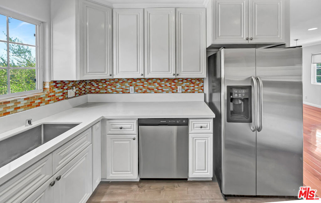 3242 Hutchison Avenue - Photo 21