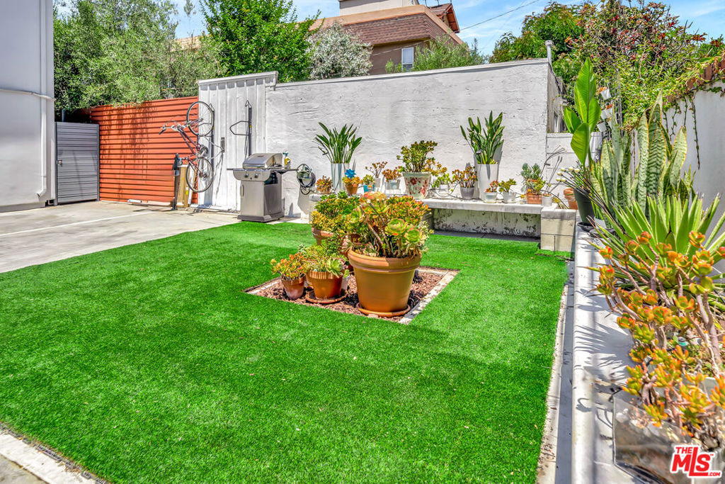 3242 Hutchison Avenue - Photo 7