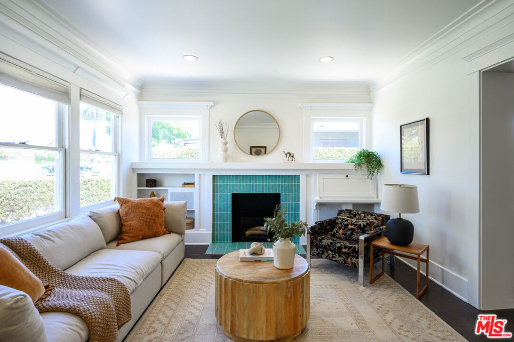 2238 W 28th Street - Photo 3