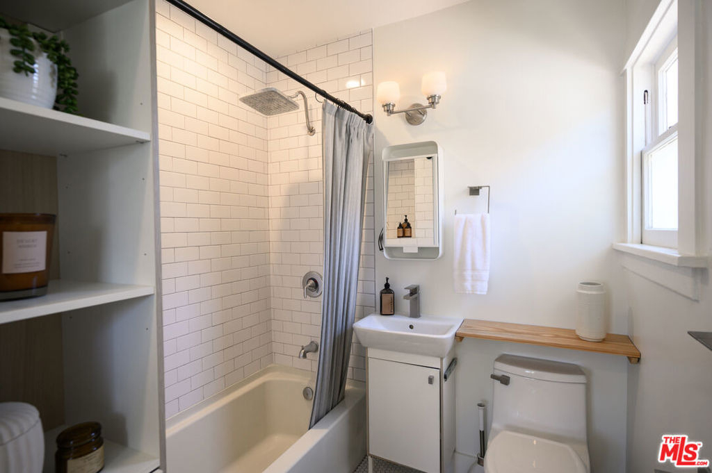 2238 W 28th Street - Photo 20