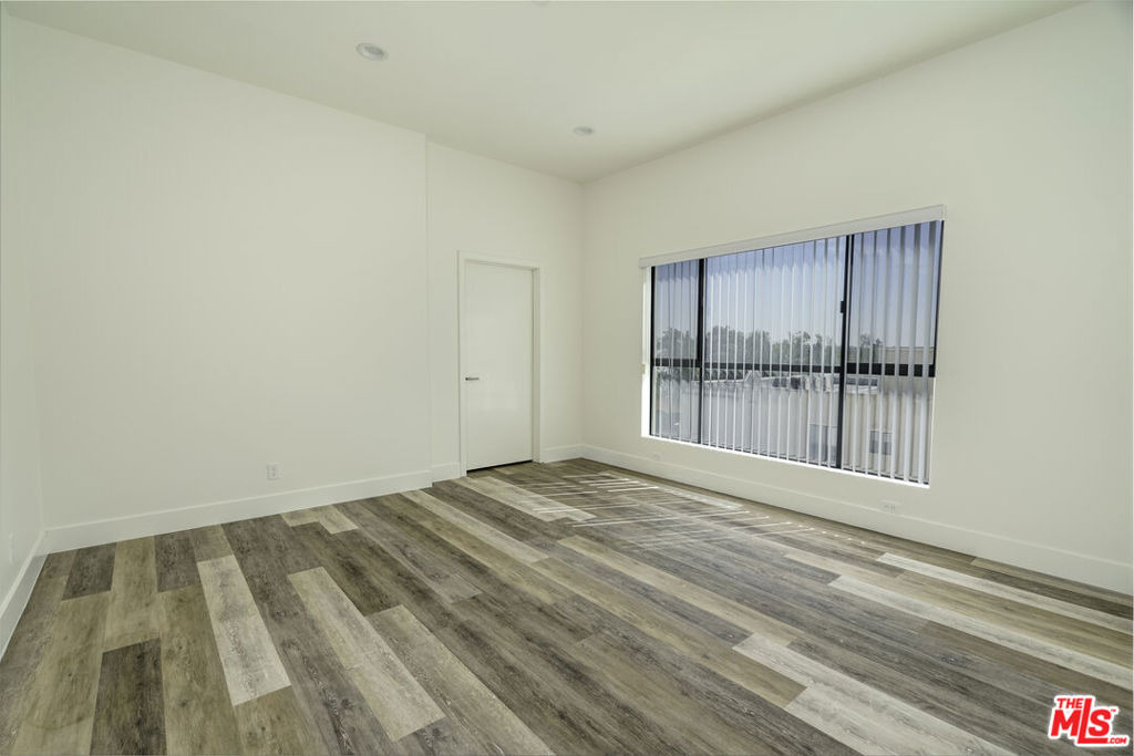 2465 Purdue Avenue - Photo 9