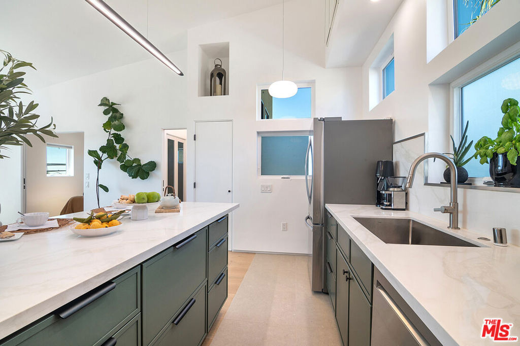 4438 W 60th Street - Photo 18