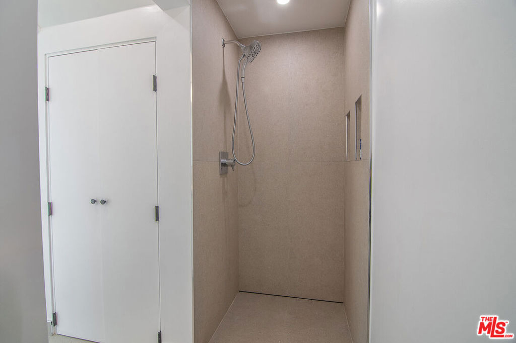 4438 W 60th Street - Photo 6