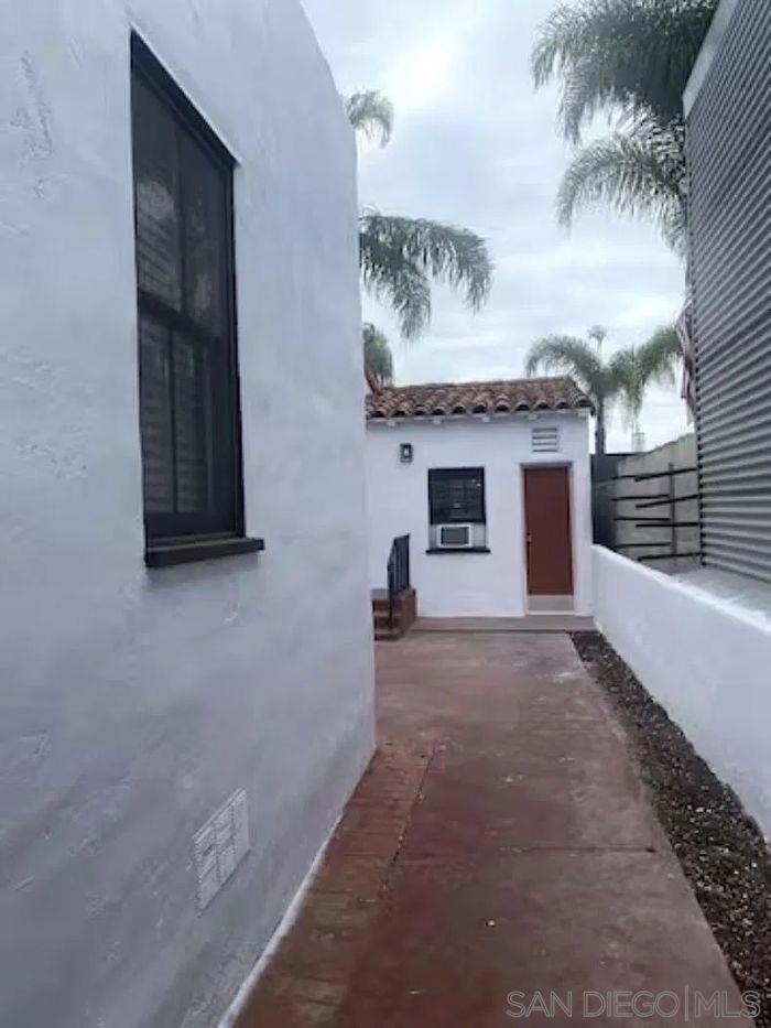 1020 Law St - Photo 10