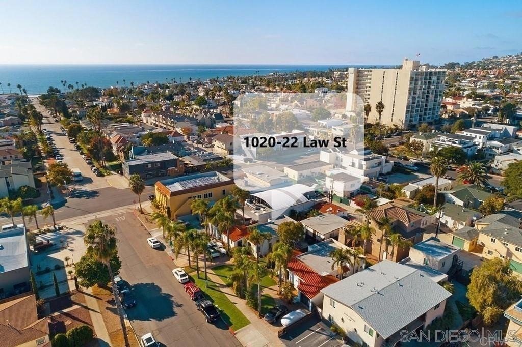 1020 Law St - Photo 0