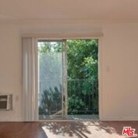 1540 N Fuller Avenue - Photo 6