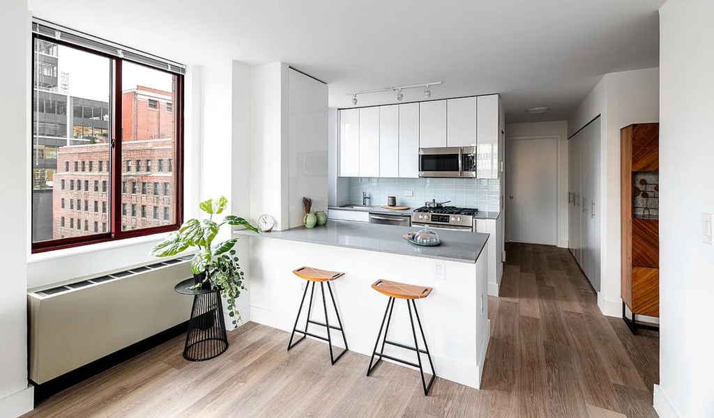  West 35th Street & 10th ave - Photo 2