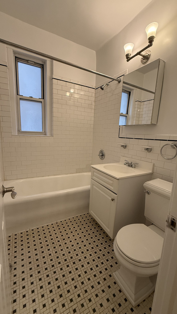 West 13th Street - Photo 4