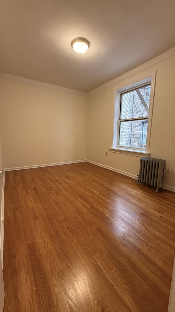 West 13th Street - Photo 6