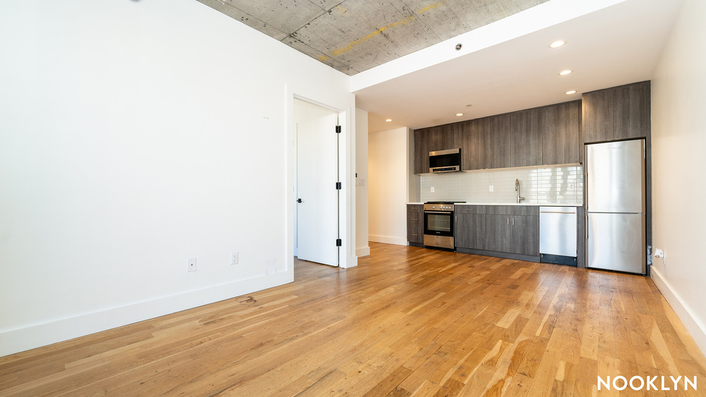 824 E New York Ave 11203 - Photo 12